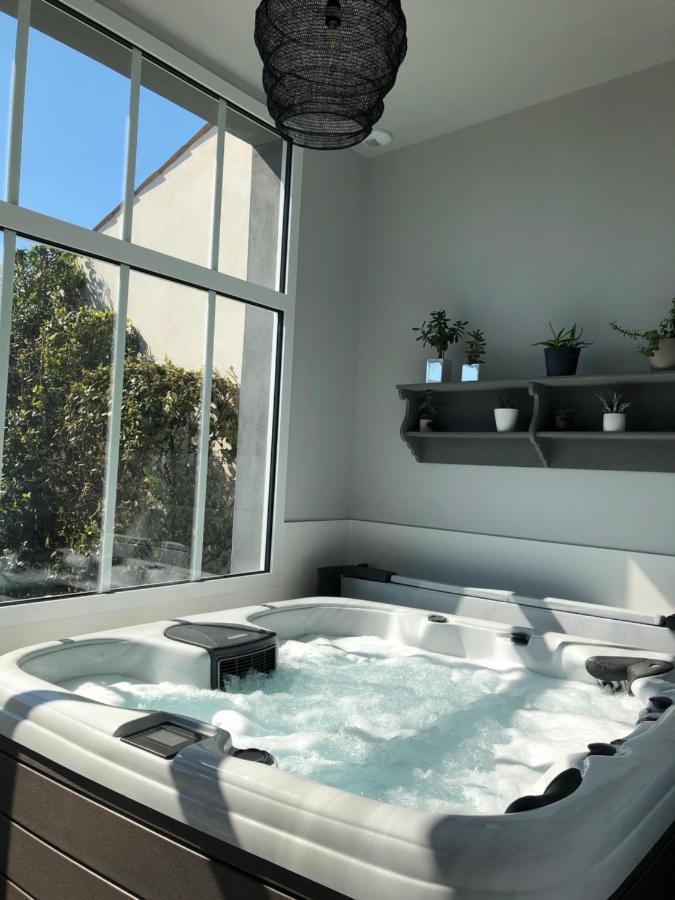 Maison M, Chambre Privee Acces Jardin Piscine Et Jacuzzi Pres De La Rochelle 라로셸 외부 사진