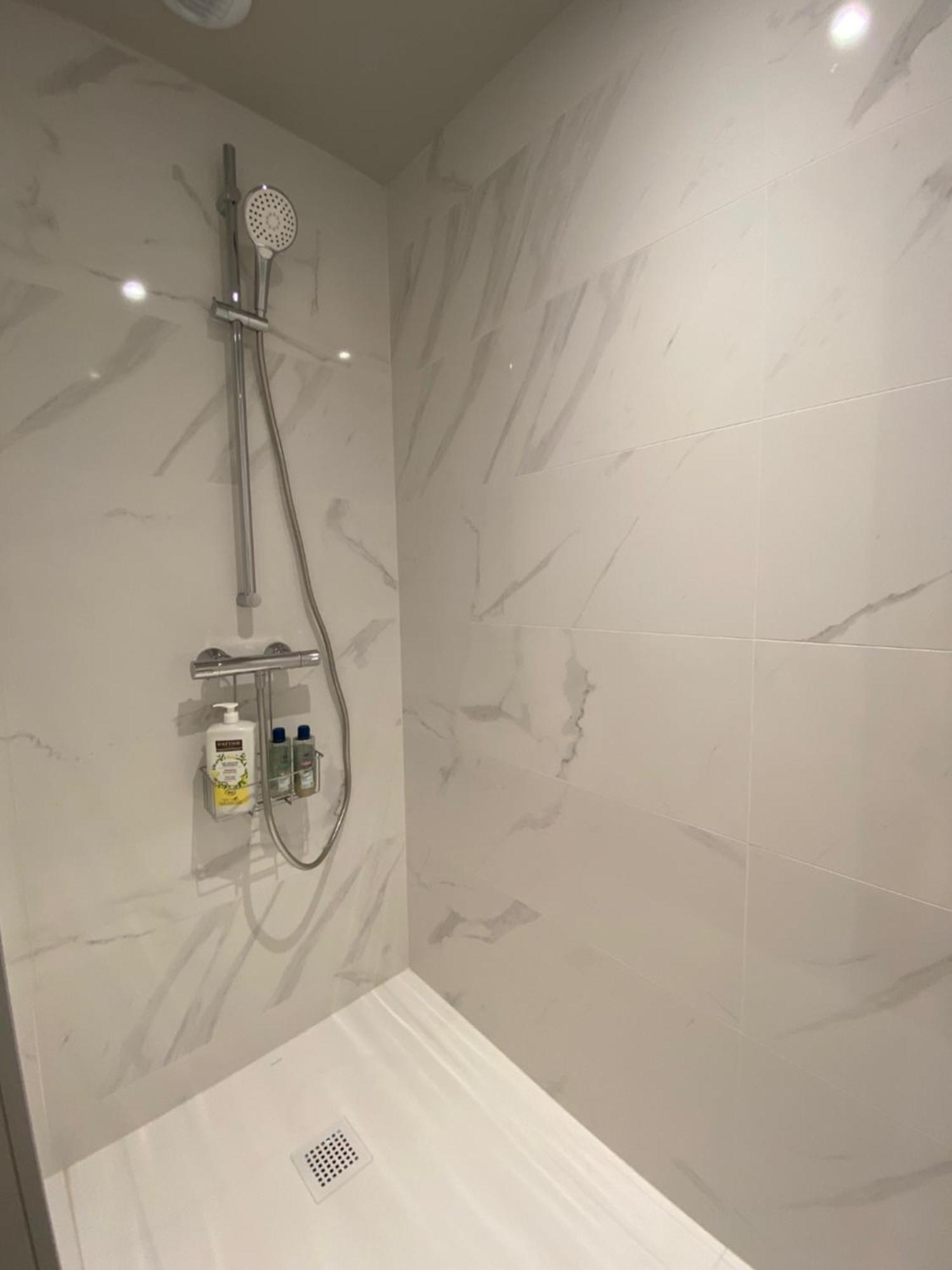 Maison M, Chambre Privee Acces Jardin Piscine Et Jacuzzi Pres De La Rochelle 라로셸 객실 사진